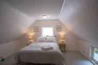 Corner Cottage, Downtown Saugatuck - 4-Star
