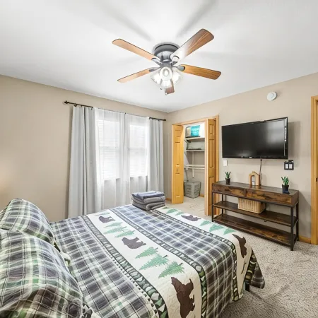 30%Off Mountain Cabin - 2 King Beds, Hot Tub, Game Room, Mini Golf, EV Charger