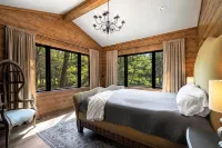 Cedar Cove Cabin, Private Beach near Galena - Alphydda
