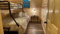 Spacious Cabin in Hocking Hills close to Caves.HotTub,Grill & 66 Acres of Hiking - 3-Star
