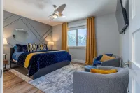 Modern house only minutes away from Fossil Rim Wildlife Center & Dinosaur Park. - 4-Star