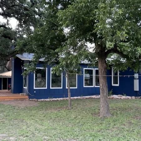Beautiful Private Nueces Riverfront Getaway! 13 Acres of Bliss!  Sleeps 12-14