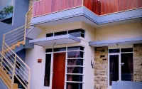 Villa Puncak Garuda D6 -  Holiday Villas