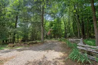 Luxury Cabin on 6 Acres w/ Mountain Views Near Nelson 151 & Wintergreen - Hytter