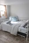 Renovated 3 bed/2.5 bath with fast wifi & 100" projector near the BIG HOUSE! - บังกะโล