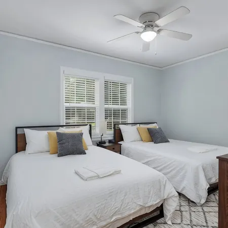 Cottage By UF - Walk to Stadiums, Campus and Midtown