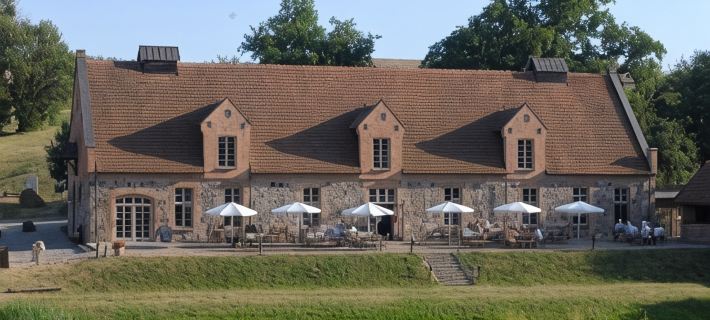 Hotel Schloss & Gut Ulrichshusen Отели в г. Мюриц