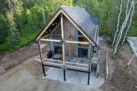 Luxury Mountain Cabin with Hot Tub, Fire Pit, EV Charger, Skiing <.3 Miles Away - Alphydda