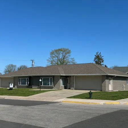 5th Steele Place, LLC - Downtown Algoma Condos: Overnight or Extended Stays