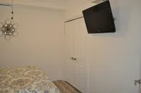 2Br/2BA Lakefront Condo 305 Private Beach/Balcony/Indoor Pool. - balcony
