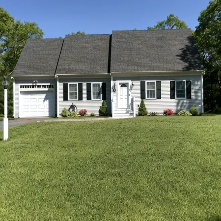 Immaculate Cape Cod Family Retreat- minutes from Ponds, Lakes, and Ocean!