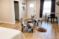 The Venue at Hermann – Room 6 Cowhide Studio - Wifi