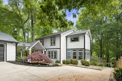 Shady Shoals - Lakefront; Quiet Cove; Huge Dock; Pool Table; Walk to State park - 3-Star