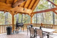 Epic Cabin 5 Miles from Hocking Hills Park.  Hot Tub, Sauna, Arcade and more! - Chalets
