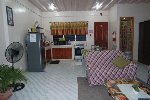 YOO C Apartment Dumaguete - 2Bed & Studio wifi netflix kitchen - Pet-friendly