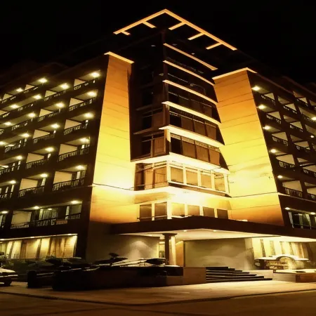 Herald Suites Solana