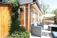 The Traveler's House-Central to All, Hilltop, Hot Tub, Gameroom, Firepit, Skiing - 3-Star