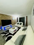 Cozy apartment in superb Monroeville with fitness room, WiFi, AC - gimnasio