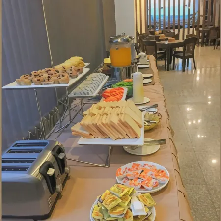 Intouch Riverside Hotel