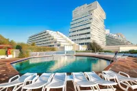 Condo in Ocean Front Resort - مسبح خاص