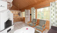 Holiday Club Ähtäri Cottages - Bãi đậu xe