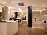 10min walk from Nampo-dong, 1 stop from Busan Stn, private jacuzzi, 5min walk from Stn, free parking - 2星級