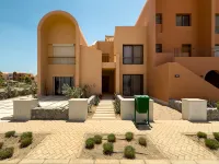 Desert-Chic 2BR + Loft | Pools, Balconies, Gouna - 2 stelle