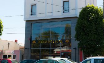 Hotel Eka - Housity