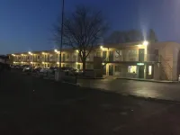 Thunderbird Motor Inn