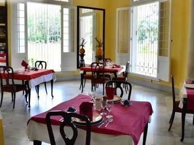 Hostal la Casona Hotels near Laguna de la Leche