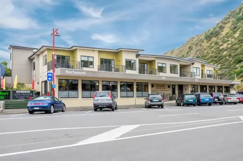 Finns Paekakariki Hotels in Paekakariki
