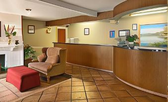 Norwood Inn & Suites Roseville