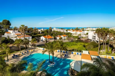 Mirachoro Carvoeiro Hotels near A Boneca