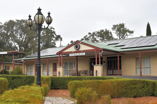 Sanctuary House Resort Motel Hotels in Healesville