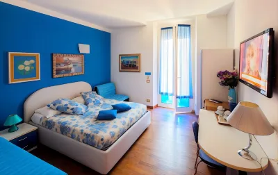 Lia Rooms