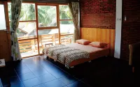 Pondok Cowet Batu Karas Hotel dekat Muara Bojong Salawe