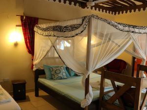 게스트룸에서의 방 - 디아니 비치 케냐의 멋진 해변 부동산. 꿈의 휴가 장소