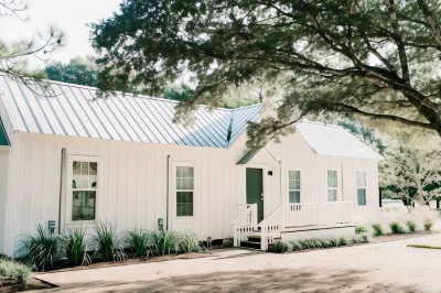 Farmstead Round Top