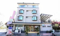 Sakura Hostel Hotels near Formosan Aboriginal Culture Village