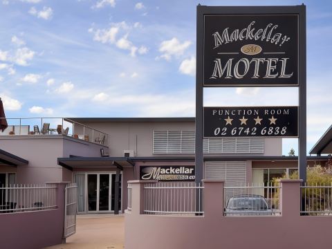 Mackellar Motel