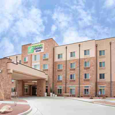 Holiday Inn Express & Suites Gallup East Hotel Exterior