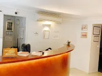 Hôtel Bellevue Montmartre Các khách sạn gần 10. Gare du Nord - Gare de l'Est
