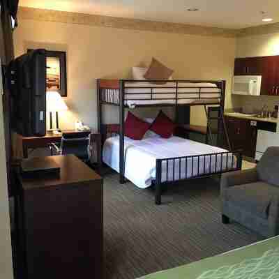 Hawthorn Suites by Wyndham Rancho Cordova/Folsom Rooms