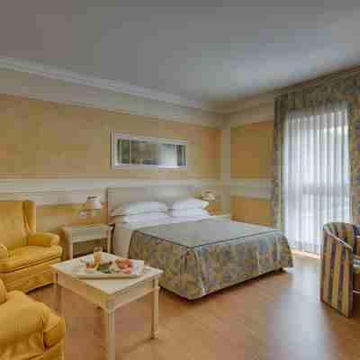 Hotel Continental Brescia Rooms