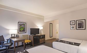 La Quinta Inn & Suites by Wyndham Oklahoma City - NW Expwy