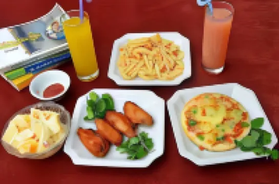 Shaoxing Laotaimen Lu Xun's Hometown Youth Hostel