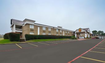 La Quinta Inn & Suites by Wyndham Dallas Grand Prairie North