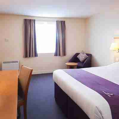 Premier Inn Swindon West (M4, J16) Rooms