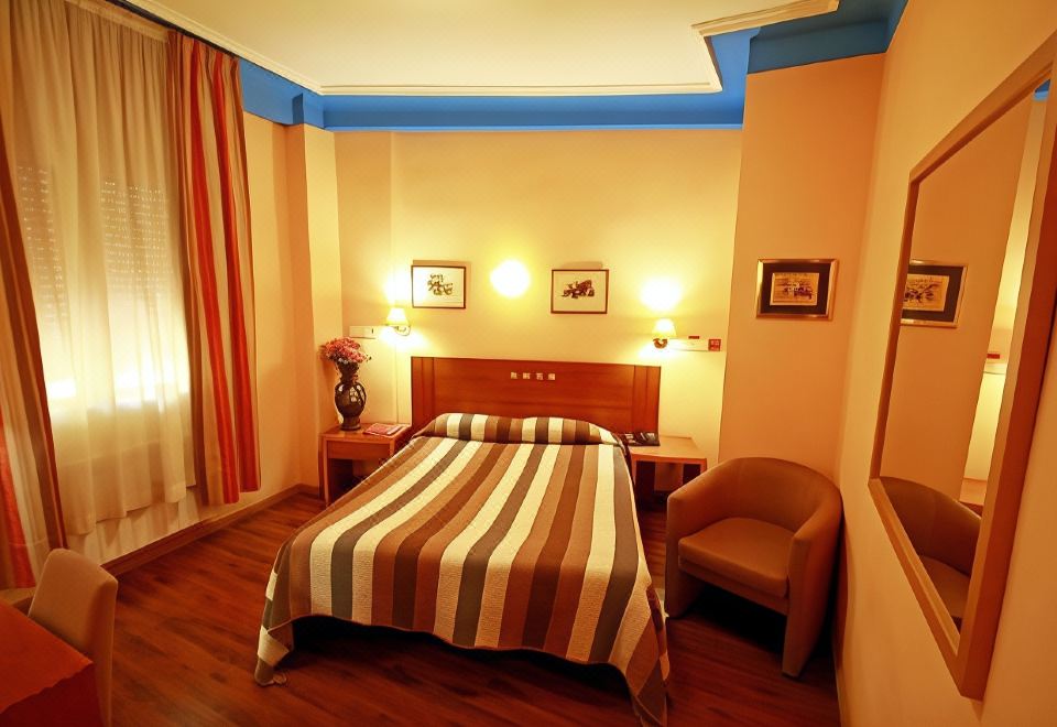 Hotel Paris Centro - Housity