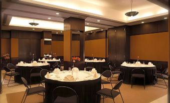Savoy Suites Noida